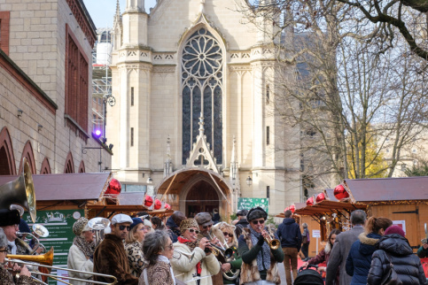 Chapelle Sainte-Thérèse en fête lors des Féeries d'Auteuil 2024