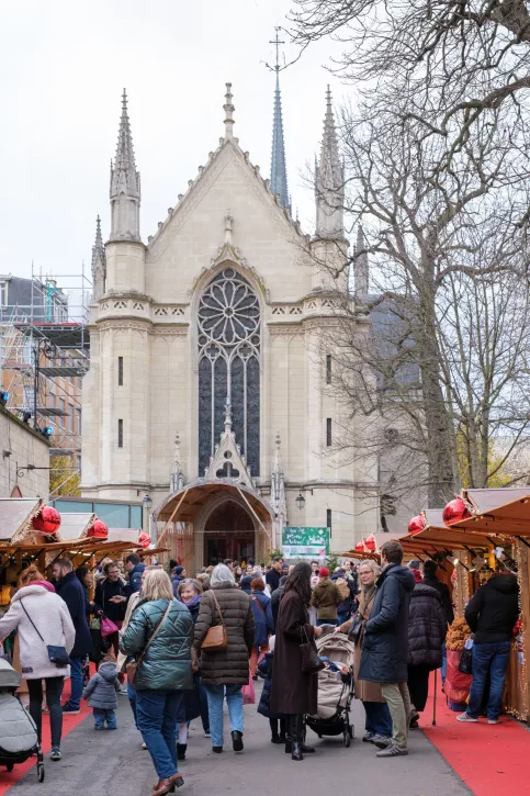 Entrée chapelle lors des Féeries d'Auteuil 2024