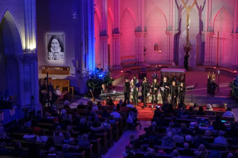 Photo du groupe Family One lors d'un concert aux Féeries d'Auteuil 2024